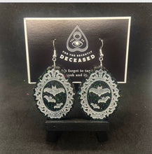 Load image into Gallery viewer, framed friend earrings