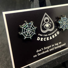 Load image into Gallery viewer, spiderweb stud earrings